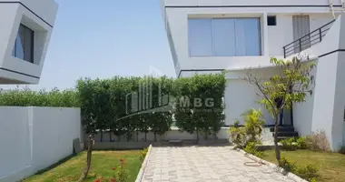 Villa 10 zimmer mit Zentralheizung, mit Asphaltierte Straße, mit Verfügbar in Tiflis, Georgien