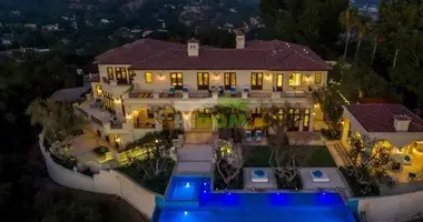 Villa  mit Aufzug, mit Terrasse in Kalifornien, Vereinigte Staaten von Amerika