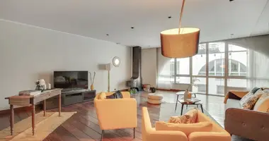 Penthouse 3 bedrooms in Paris, France