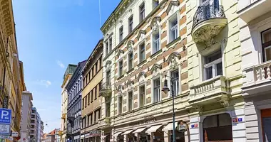 Квартира 5 комнат в Прага, Чехия