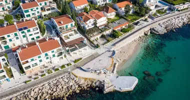 Apartamento 5 habitaciones en Herceg Novi, Montenegro