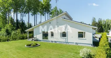 Haus 4 zimmer in Kerava, Finnland