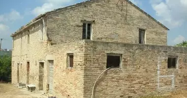 Casa 15 habitaciones en Massa Fermana, Italia