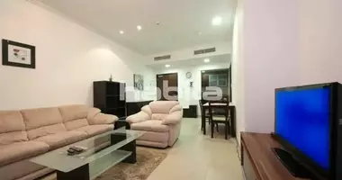 1 room apartment in good condition, with fridge, with stove in Dubai, UAE