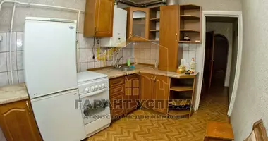 Apartamento 3 habitaciones en Zhabinka, Bielorrusia