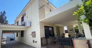 Dom 4 pokoi w Aradipu, Cypr