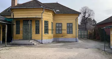 Commercial property 465 m² in Tata, Hungary