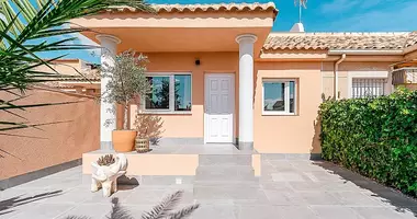 Villa  con Amueblado, con Aire acondicionado, con Junto al mar en Orihuela, España