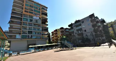 4 room apartment with elevator, with swimming pool, with children playground in Alanya, Turkey