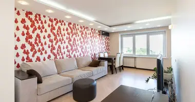 Apartamento 3 habitaciones en Minsk, Bielorrusia