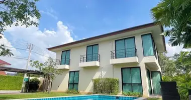 Villa 4 chambres avec onlayn-pokaz, avec TV dans Pattaya, Thaïlande