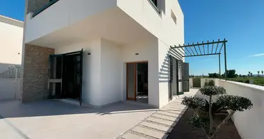Villa 3 bedrooms with parking, with Garden, land in Almoradi, Spain