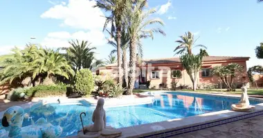 5 bedroom house in Guardamar del Segura, Spain