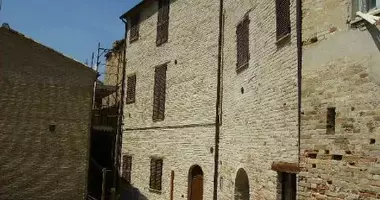 4 room apartment in Montottone, Italy