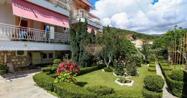 5 bedroom house in Bijela, Montenegro