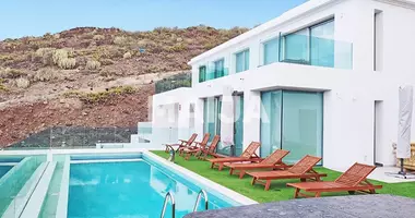 Villa 5 habitaciones con Amueblado, con buen estado, con Vista a la montaña en Adeje, España