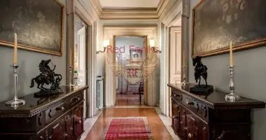 5 bedroom apartment in Rome, Italy