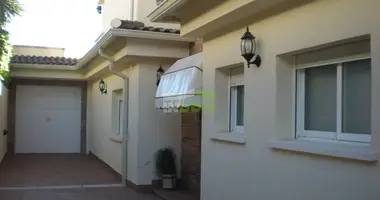 5 room house in Spain