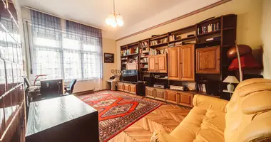 Apartamento 4 habitaciones en Budapest, Hungría