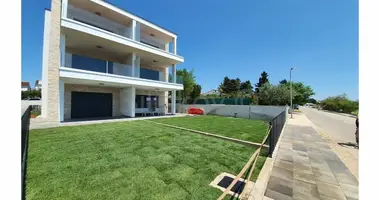 Appartement 4 chambres dans Opcina Sveti Filip i Jakov, Croatie