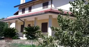 Adosado Adosado 11 habitaciones en Terni, Italia