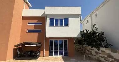 Casa 4 habitaciones en Montenegro