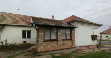 4 room house in Balatonujlak, Hungary