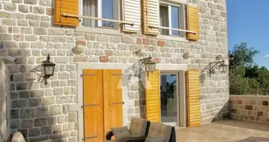 Villa 5 chambres avec parkovka parking, avec Climatiseur, avec Vue sur la mer dans Rijeka-Rezevici, Monténégro