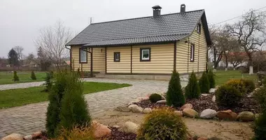 Dom w Ejsmantauski sielski Saviet, Białoruś