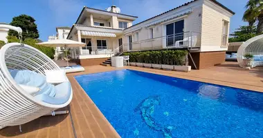 5 bedroom house in Torrevieja, Spain