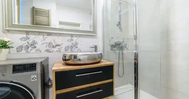 Квартира 2 комнаты в Варшава, Польша