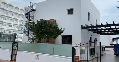 Maison 4 chambres dans Paralímni, Chypre