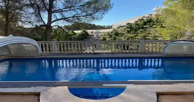 Villa  mit Klimaanlage, mit Terrasse, mit Yard in Altea, Spanien