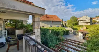 Casa 3 habitaciones en Tivat, Montenegro