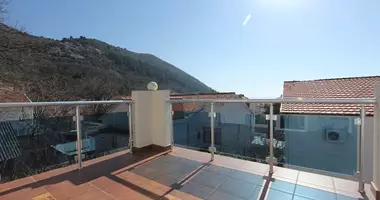 Szeregowiec w Budva, Czarnogóra