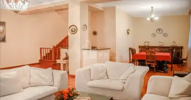 Villa 5 chambres avec Meublesd, avec Chauffage central, avec Disponible dans Tbilissi, Géorgie