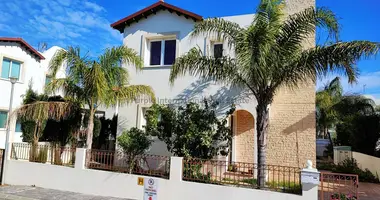 Villa en Paralimni, Chipre