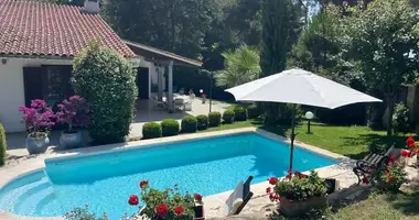 Villa 4 bedrooms in Kassandra Municipality, Greece