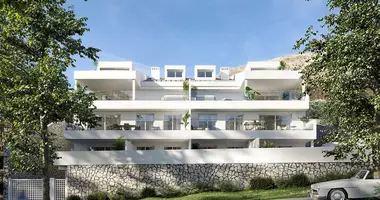 Dúplex 3 habitaciones con balcón, con airea acondicionado, con vista al mar en Benalmadena, España