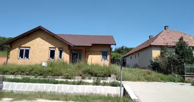 4 room house in Mogyorosbanya, Hungary