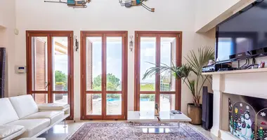 Villa 4 Zimmer mit Parkplatz, mit Möbliert, mit Klimaanlage in Kouklia, Cyprus