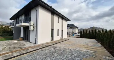 Casa 4 habitaciones en Lomianki Dolne, Polonia