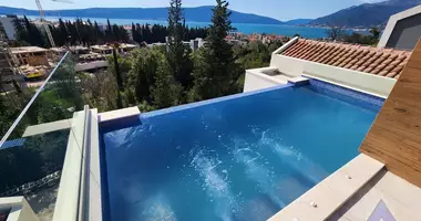 Villa  con Vistas al mar, con Piscina, con televisión por cable en Tivat, Montenegro