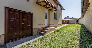 Commercial property 247 m² in Gyoengyoes, Hungary