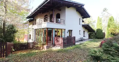 Casa 6 habitaciones en Myslenice, Polonia