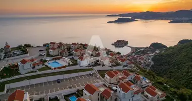 Villa 3 bedrooms with parking, with Furnitured, with Air conditioner in Sveti Stefan, Montenegro