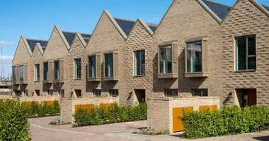 5 bedroom house in Enfield, United Kingdom