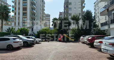 2 bedroom apartment in Konyaalti, Turkey