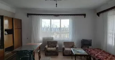 Haus 5 Zimmer in Ussatowe, Ukraine