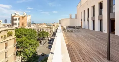 Penthouse 5 bedrooms with Furnitured, with Air conditioner, in city center in Barcelona, Spain